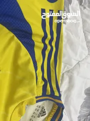  8 قميص نادي النصر السعودي اصلي 100٪ليس عليه شئ طباعة ومن ادداس وعليه ضمان يومان