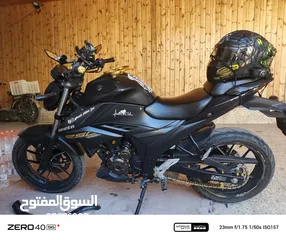  1 Suzuki  لون اسود