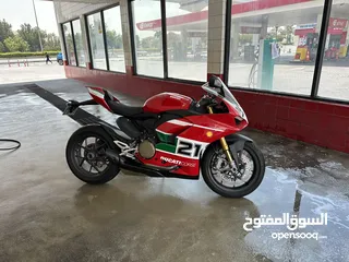  5 Ducati V2 special edition Bayliss - WhatsApp 056-9000 354