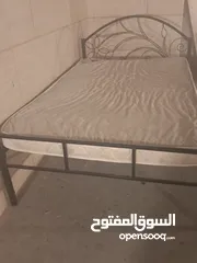  1 سرير مستعمل للبيع