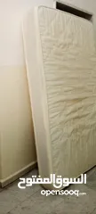  1 فرشه بحاله ممتازه ومروحه بحالة الوكاله