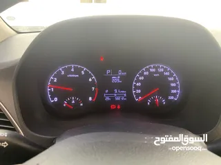  9 Urgent sale...Hyundai Accent 1.6 2018 Sedan, Automatic, White, Excellent condition