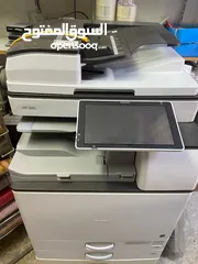  24 بضاعه مكتبه للبيع والمحل للإيجار
