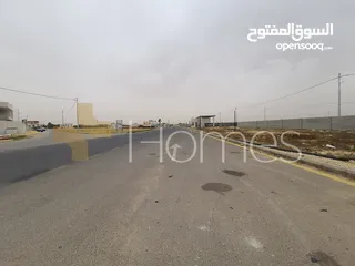  2 ارض للبيع باطلالة عالية بطريق المطار، بمساحة الارض 5,400م