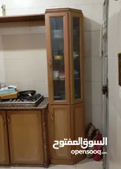  5 مطبخ للبيع المنيوم وخشب زان اصلي لون مميز وخزائن وأبواب المنيوم وخشب زان اصلي