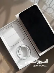  1 ايفون 14 برو ماكس لون ذهبي بحالة ممتازة 128 غيغابايت مع الشاحن والكرتونة والكفرات مجاناً