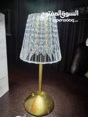  3 مصابيح الطاولة الكريستالية ثلاث درجات إضاءة مختلفة (دافئة – بيضاء – مختلطة) تناسب جميع الأجواء