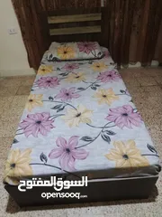  10 طاولة وسط وتخت مفرد وشاشة استعمال بسيط
