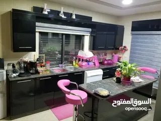  9 شقة فاخرة شبة مفروشة للبيع من المالك مباشرة