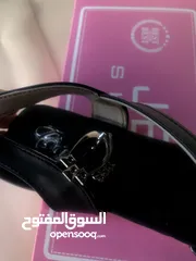  22 احذية وصنادل نسائية