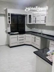  6 شقه ارضيه للايجار