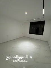  13 شقة فاخره طابق اول  مساحه 200 م / رجم عميش - حي الصحابه