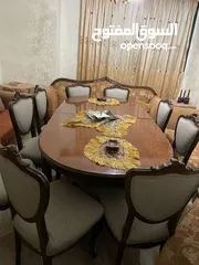  1 طاولة سفره زان مع 9 كراسي زان قابله للتكبير ولطوي