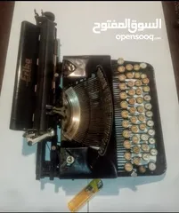  3 3 آلات طابعة يدوية وواحدة كهرباء . الاسعار والتفاصيل في الوصف.