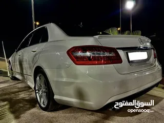  5 Mercedes E200 2010