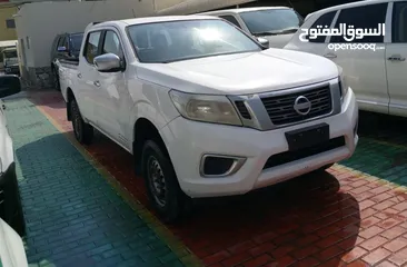  3 Pikup Nissan navara 4x4 2016 Gcc petrol manual gear