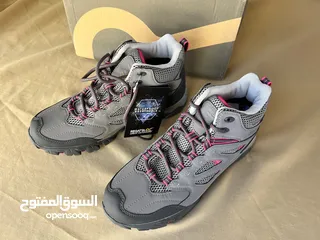  5 •	بوت رياضي أبيض من ماركة Fila اصلي مقاس 40 فقط  • بوت هايكينغ وتسلق اصلي متوفر بمقاسين 39,40