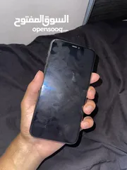  5 iPhone 11 pro max  265 gb .   سعر حرق   .....بطارية 87
