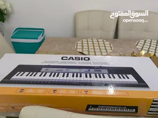  7 للبيع بيانو كاسيو مع البوكس ومع الحامل حالة الجديد Casio Music Keyboard 61 Keys With Box and Stand