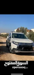  3 سيارة ميتسوبيشي اوتلاندر للبيع بحالة وكالة لون ابيض لؤلؤي
