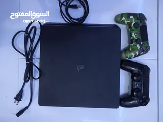  3 متوفر ps4مستعمل نضافة 85٪ بدون كارتونة ويدات اثنين مثل ماموضح بالصور كل ملحقاته موجوده ماعد(فيشه HD)