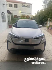  6 تويوتا chr 2019 كهربائية للبيع بحالة الوكالة