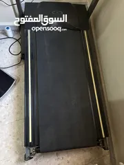  1 جهاز مشي امريكي مستعمل استعمال منزلي.