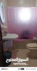  9 للبيع شقه طابقيه اسكان جديد وحالة شقه ممتاز جدا بحاجه لدهان فقط 3 غرف ومعيشى ومنهم غرفه ماستر ......