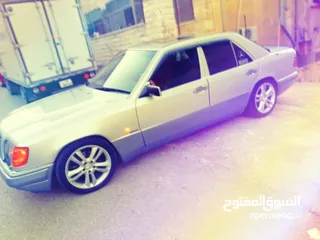  3 مرسيدس بطه موديل 1989