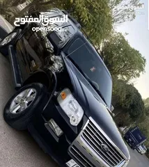  1 جيب فورد اكسبلور.