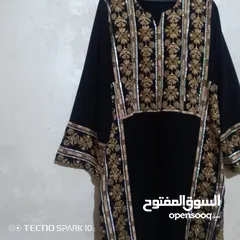  6 فساتين وثواب اي واحد خمسه دنانير