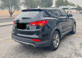  2 Santafe 2016 urgent sale Lady Owner Mint Condition urgent sale price 4500.