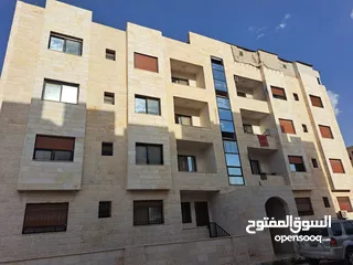  4 شقة خلف كلية بنات اربد و مدرسة ابو بكر