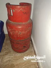  1 ثلاث جرات غاز للبيع  الوحدة ب30 دينار فاضية