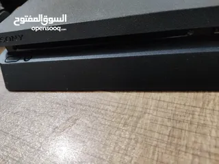  7 بليستيشن 4 سلم واحد تيرا نظيف مع يدتين و شاحنة (PS4 SLIM 1TB)