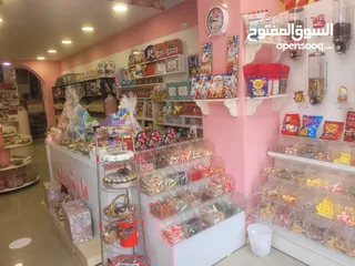  13 محل شوكولاته وعصائر ومناسبات لبيع كامل بالبضاعه والاجهزة