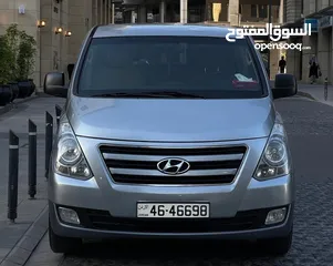  1 باص هيونداي جراند h1 ستركس موديل 2018 فحص كامل وفل اتوماتيك 8 ركاب بنزين