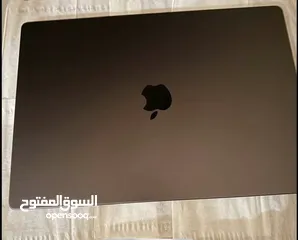  2 MacBook Pro 16 inch m4 max