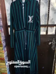  8 فساتين وعبايات وجلابيب