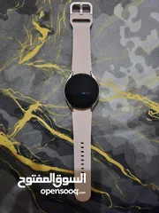  6 Samsung Galaxy Watch4 40mm Pink Gold Color