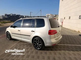  6 فولكس فاجن توران  2012