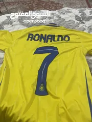  9 قميص نادي النصر السعودي اصلي 100٪ليس عليه شئ طباعة ومن ادداس وعليه ضمان يومان