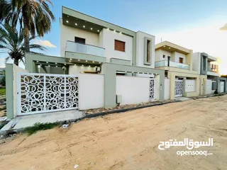 7 اثنين فيلات سكنية جنب بعضهم دورين مفصولات جديد  للبيع ماشاء الله طرابلس في منطقة سوق الجمعة
