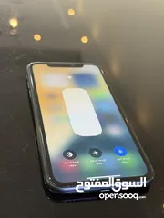  2 أيفون 11 128 وكاله للبيع فقط الباك كفر مكسور بسعر حرق