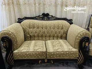  5 طقم كنب 9 مقاعد خشب زان اصلي بحال الجديد بسعر مغري مع طقم طربيزات واحدة وسطية و2 جانبيات