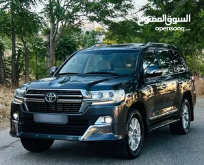  4 تويوتا لاند كروزر 2016 VXR