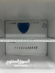  3 للبيع المستعجل ثلاجة للبيع بداعي السفر