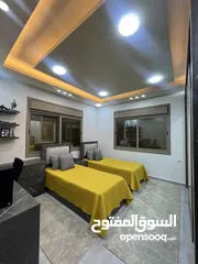  26 فيلا شبه قصر للبيع 3 طوابق
