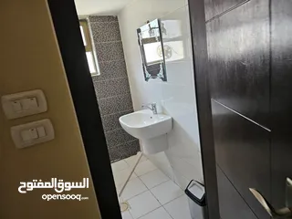  5 استوديوهات فندقيه مفروشه للاجار اليومي و الاسبوعي في قلب عمان منطقه هادئه و مخدومه قريبا من كل شيء