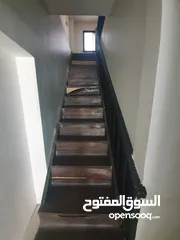  8 محل مطل على شارع رئيسي